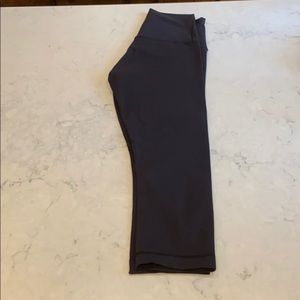 Lululemon Woman’s Wunder Under Crop Full On